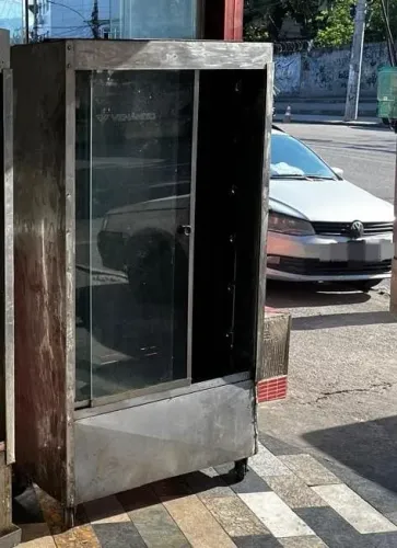 Vendo frangueira com capacidade de 30 frangos
