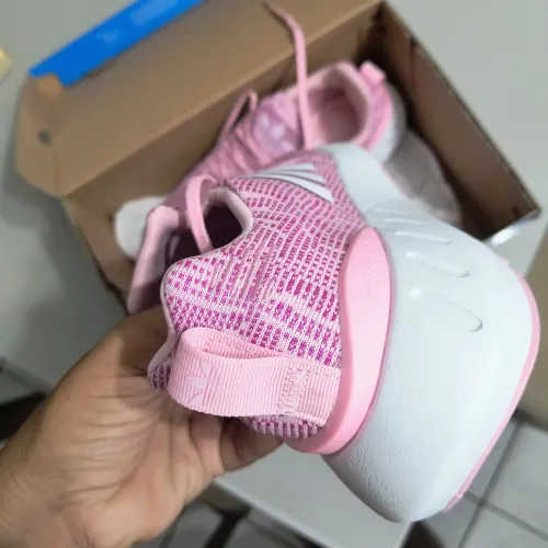 Tênis Adidas