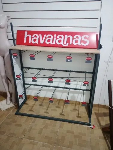 Expositor de sandálias