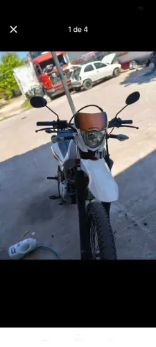 Vendo XR 200 em boas condições