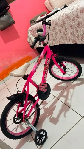 Vende-se bicicleta infantil! Valor 400 reais