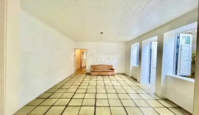 Casa de rua : / Residencial / Gávea