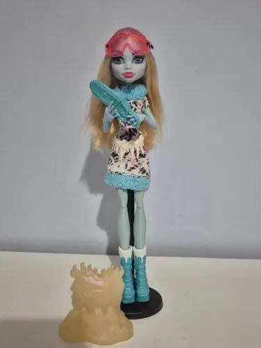 Boneca Monster High Abbey Bominable Art Class completa