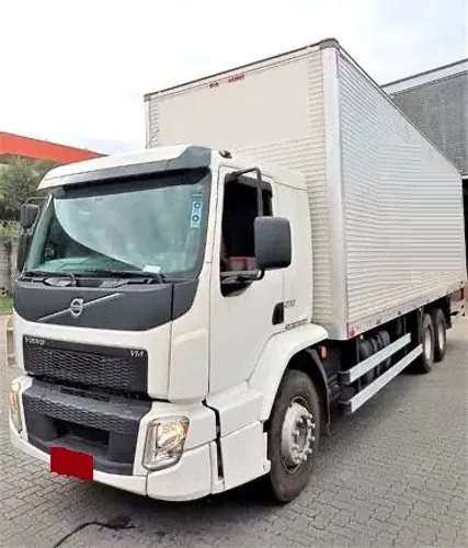 Volvo 270 6x2 /baú 9.0/2021
