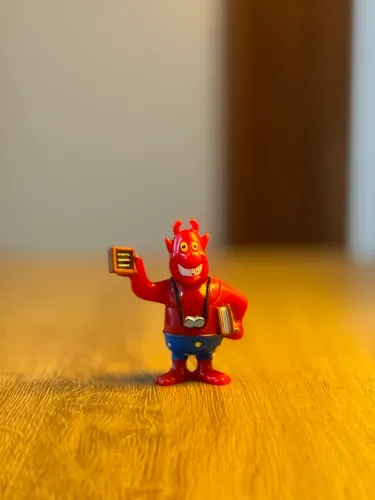 miniatura diablito kinder ovo magic lessons