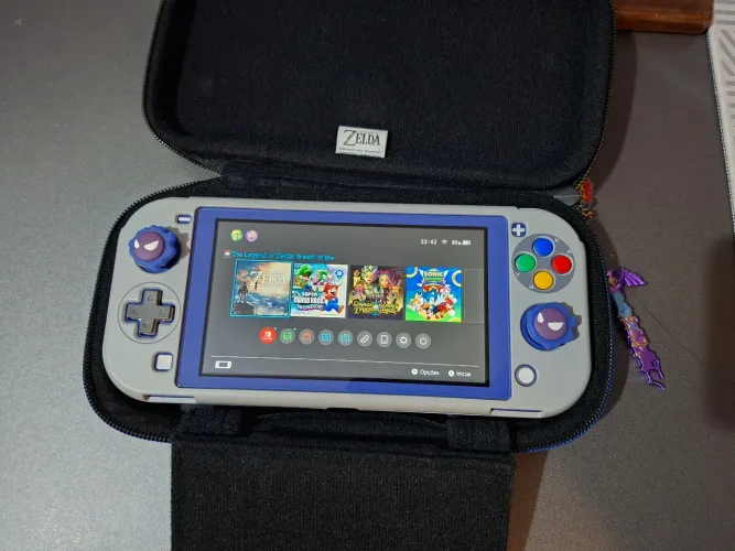 Switch Lite + zelda breath of the wild