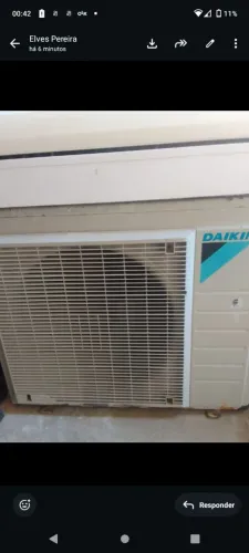Aparelho split Daikin 24000 BTUs inverter semi nova gás R 410 o valor 2.500