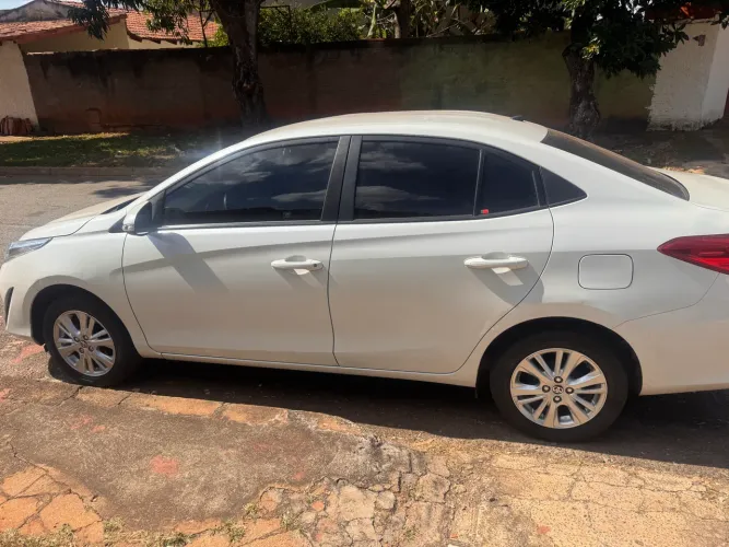 Toyota Yaris XL Sedan 1.5 Flex 16V 4P Aut. 2019