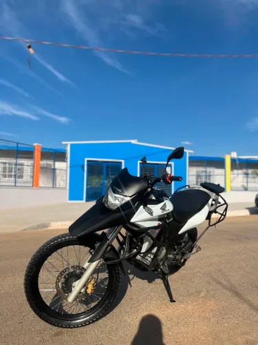 XRE 300 EXTRA