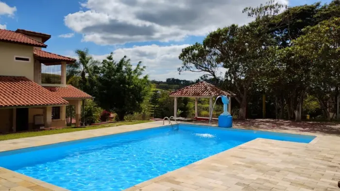 Sítio em Jacareí com 40.000 m² em oportunidade única.