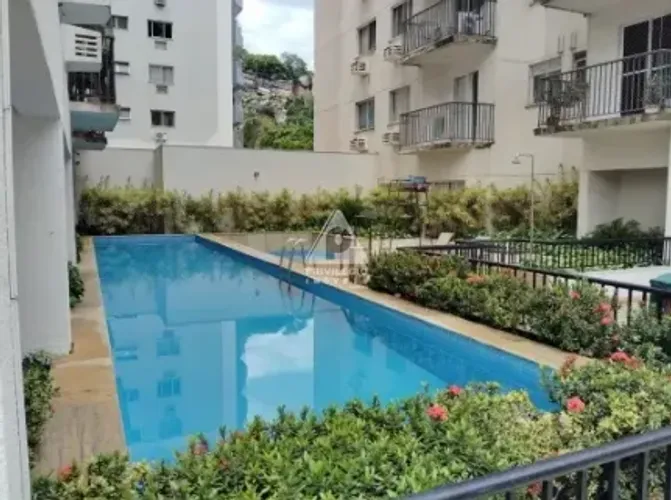 Vendo Excelente apartamento de 2 quartos na Tijuca Condomínio com infraestrutura completa
