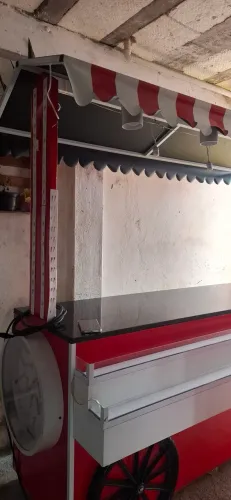 Carrinho de pipoca ( da pra ser usado em outras coisas ) aceito ofertas de preços