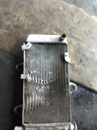 Radiador de XT 660 recuperado