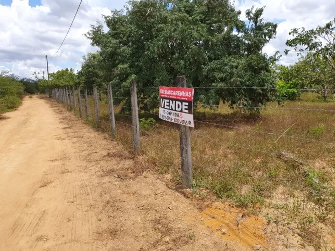 Excelente chácara com casa, baias, reservatório e arvores frutíferas diversas