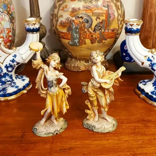 Par de escultura em resina Italiana.