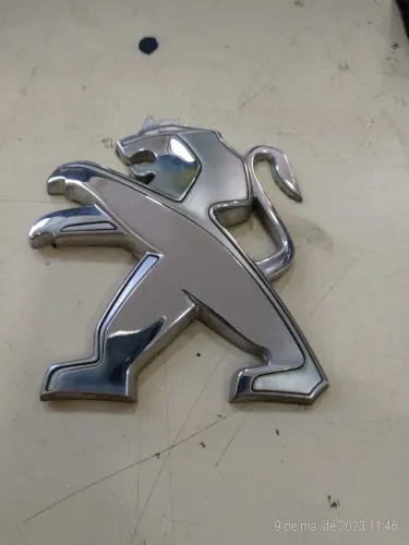 Emblema da tampa traseira Peugeot 308