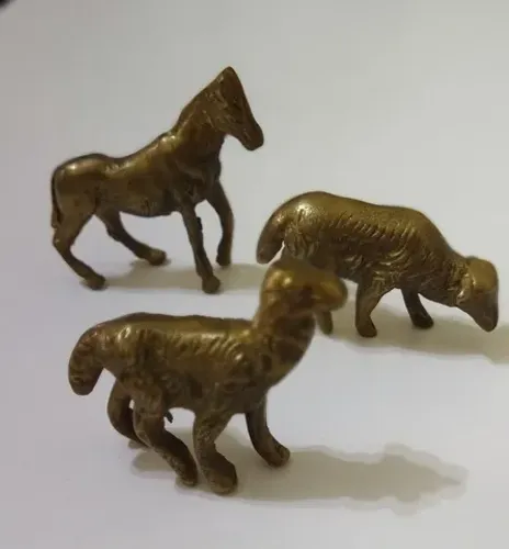 Decoração peças em prata e bronze 