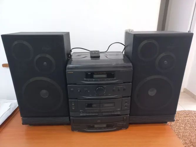 Mini System Cougar com CD Player, Rádio e Toca-fitas