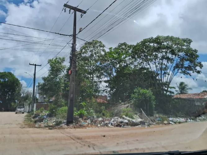 VendoTerreno com ótima localização no Bairro das indústrias com 644m2