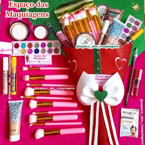 Mega Buquê de Maquiagem, Acessórios e Skincare 