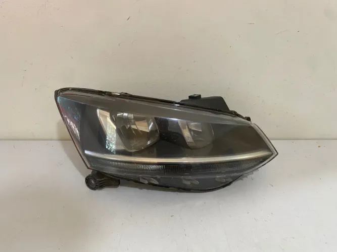 Farol direito Fox / SpaceFox / CrossFox 2015/2016/2017/2018/2019/2020/2021