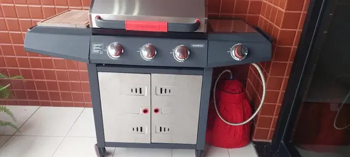 Churrasqueira a gás da Tramontina e Chopeira