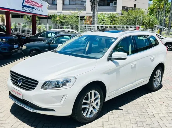 Volvo XC 60 T-5 Momentum 2.0 245cv FWD 5P 2017