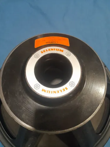 Alto-falantes de 15 selenium