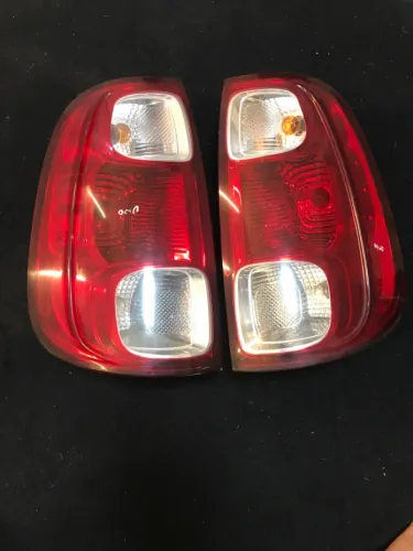 Lanterna de Fiat uno esquerda direita 2012 a 2015( par ) original 