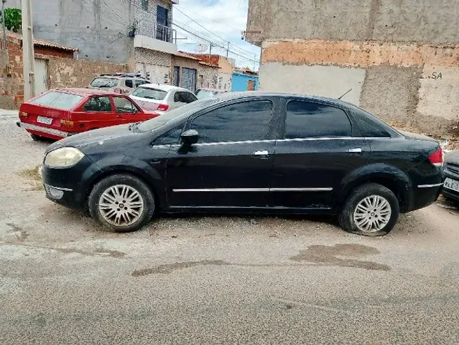 Fiat Linea LX 1.9/ 1.8 Flex 16V Dualogic 4P 2010