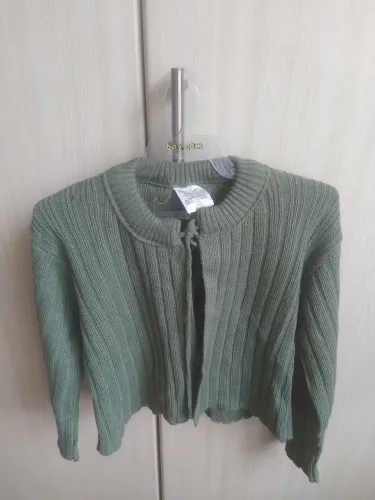 Bolero em linha. Tamanho 4 e 6 Verde