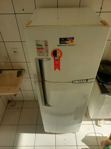 Geladeira Brastemp Frost Free Duas portas Branca 375 litros