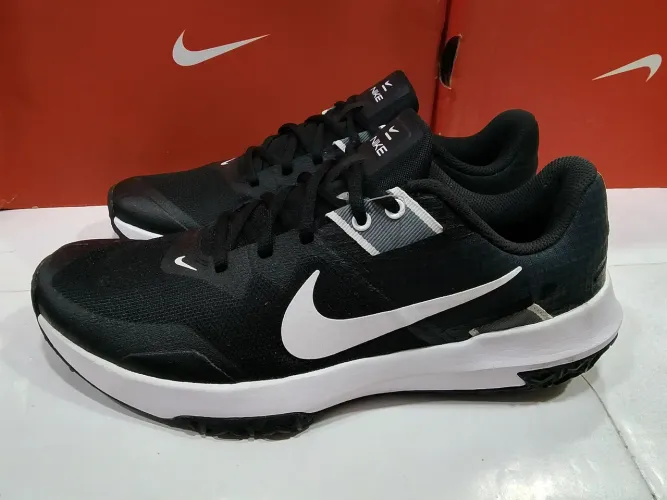 TÊNIS NIKE VARSITY COMPETE