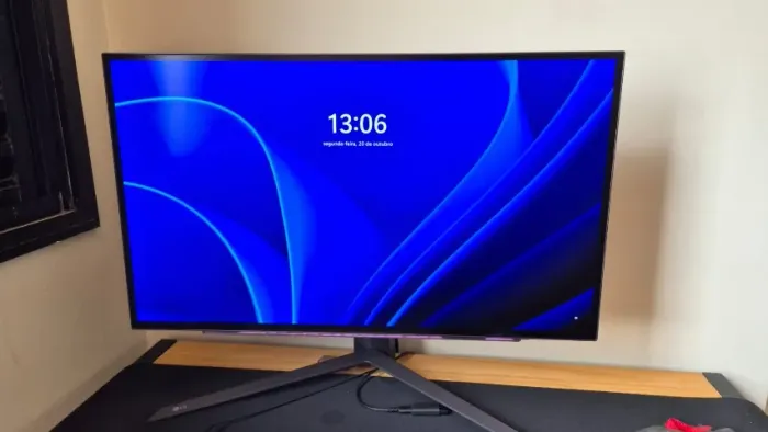 Monitor Gamer LG UltraGear OLED - Tela OLED 27 - 27GS95QE-B