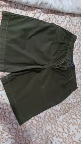 Bermuda feminina verde militar 