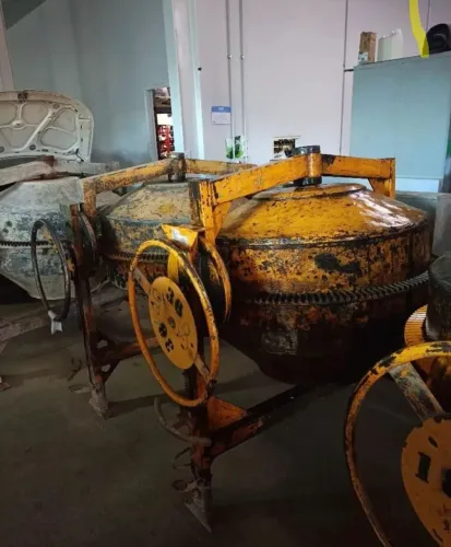  Betoneira Pasoni Rental 400L - Motor WEG 2CV, 220V Monofásica - Excelente Estado!