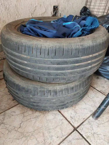 2 Pneus Usados em Bom Estado 195/55 R15