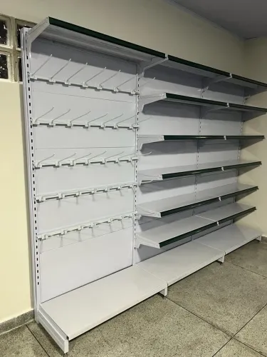 Gôndolas a pronta entrega