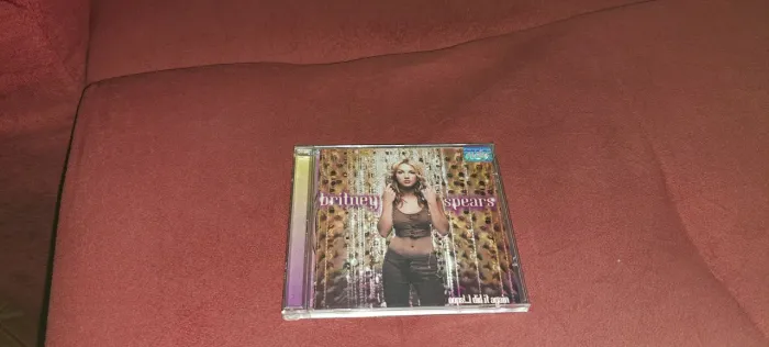 Cd Britney spears  perfeito  50,00