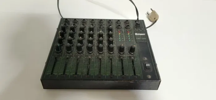 Mesa de som Staner 06-2S