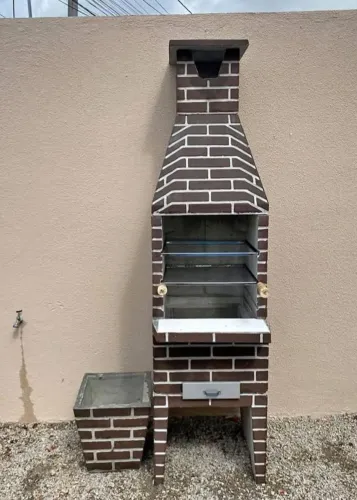 churrasqueiras médias com kit e lixeira!