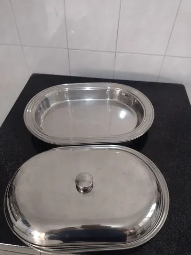 Vendo lindo conjunto antigo de três baixelas de inox com uma tampa