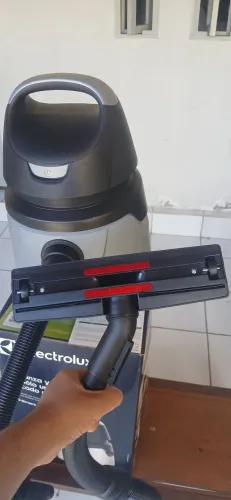 Aspirador pó/agua e função sorpoEletrolux 1400w 