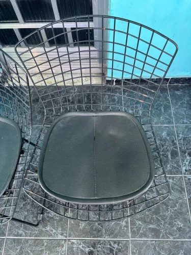 Cadeira com almofada Bertoia - TokStok