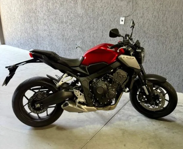 Vendo CB650R nova !
