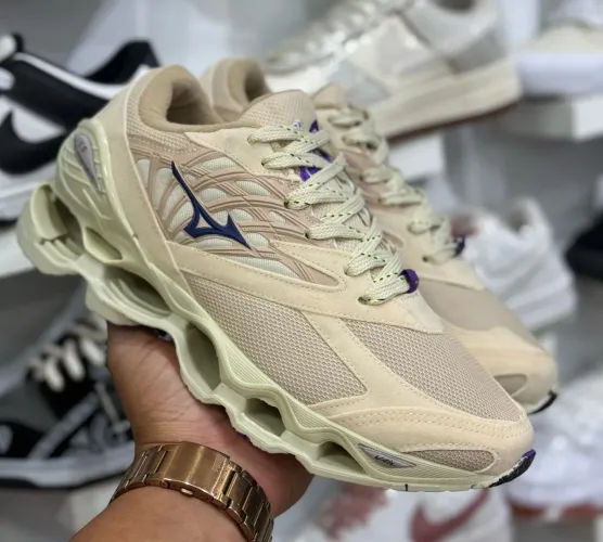 Tênis Mizuno Wave flor de lótus