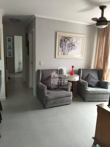 Apartamento Reformado no Centro de Niterói com Suíte, Varanda e Vaga