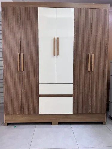 Vendo roupeiros Vila Rica 6 portas novos de fábrica 