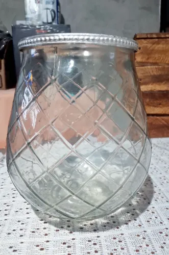 Vaso de Vidro Decorativo com Detalhes em Relevo