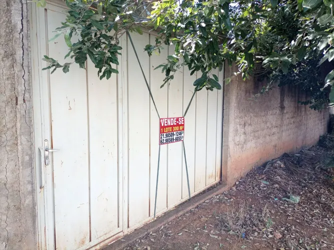 Vendo lote Jardim dos Ipês Uruaçu GO.